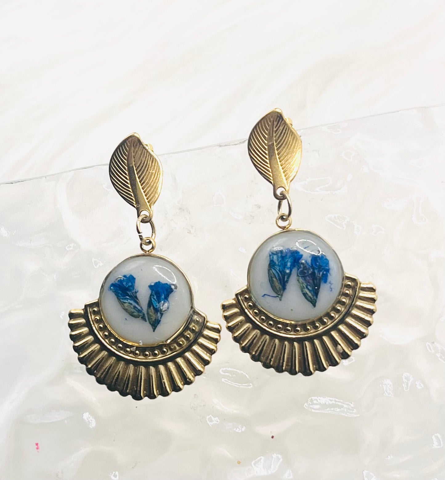 VINTAGE FAN-SHAPED FLORAL DANGLES