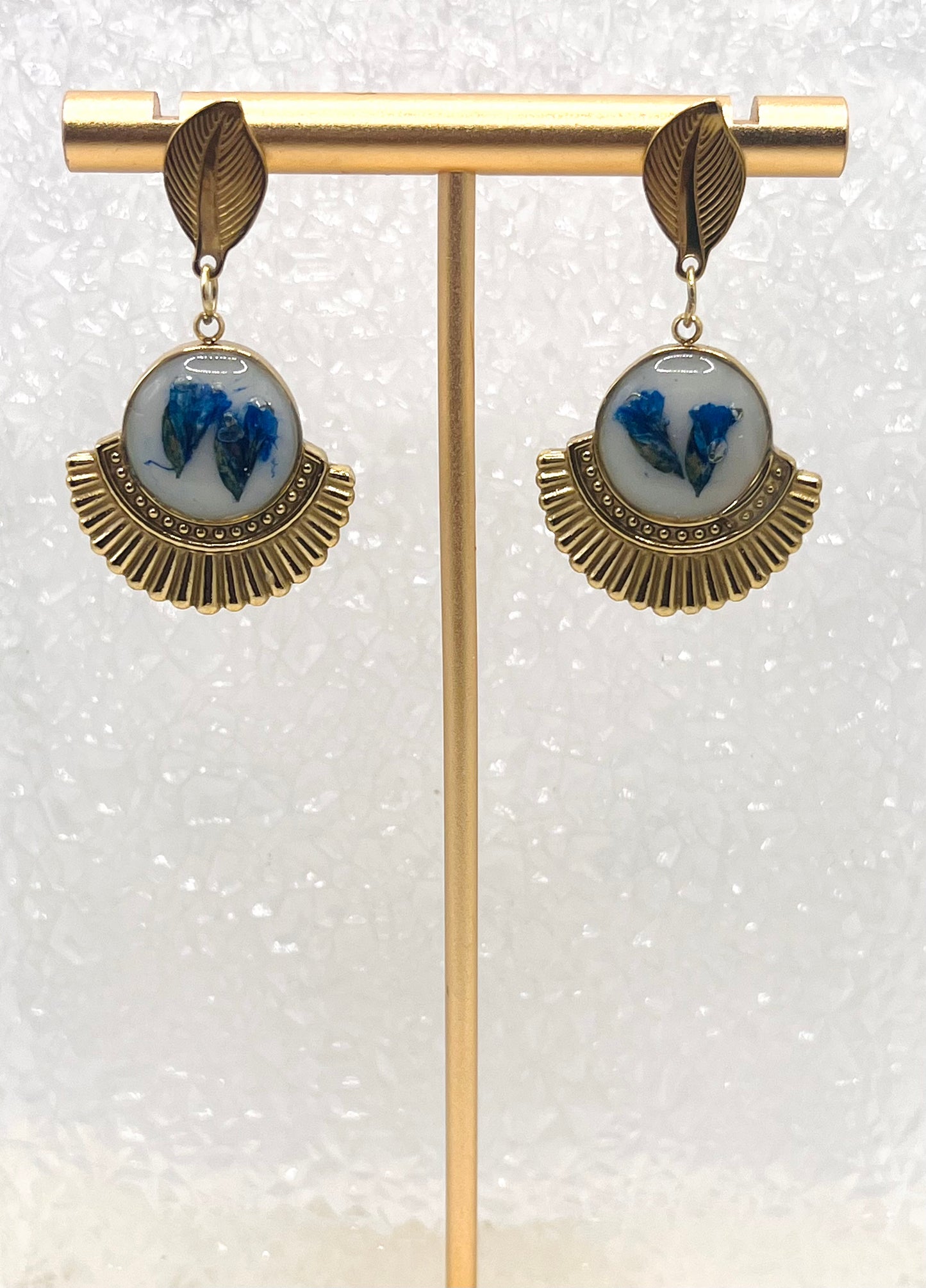 VINTAGE FAN-SHAPED FLORAL DANGLES