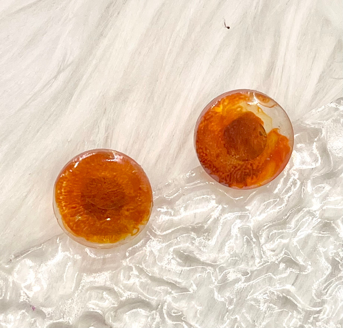 CIRCULAR TINTED STUDS